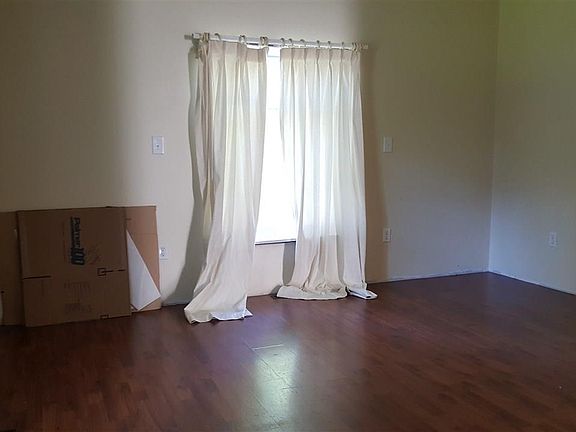 3rd image of 411 Depot St