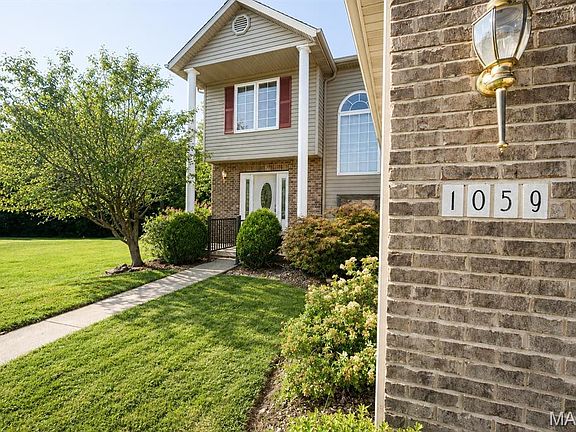2nd image of 1059 Wolf Creek Ct