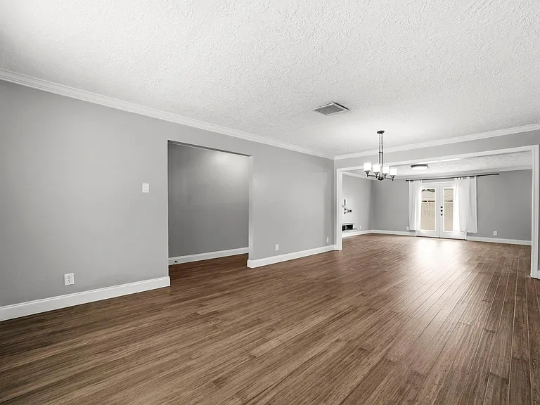11102 Endicott Ln — Photo 10
