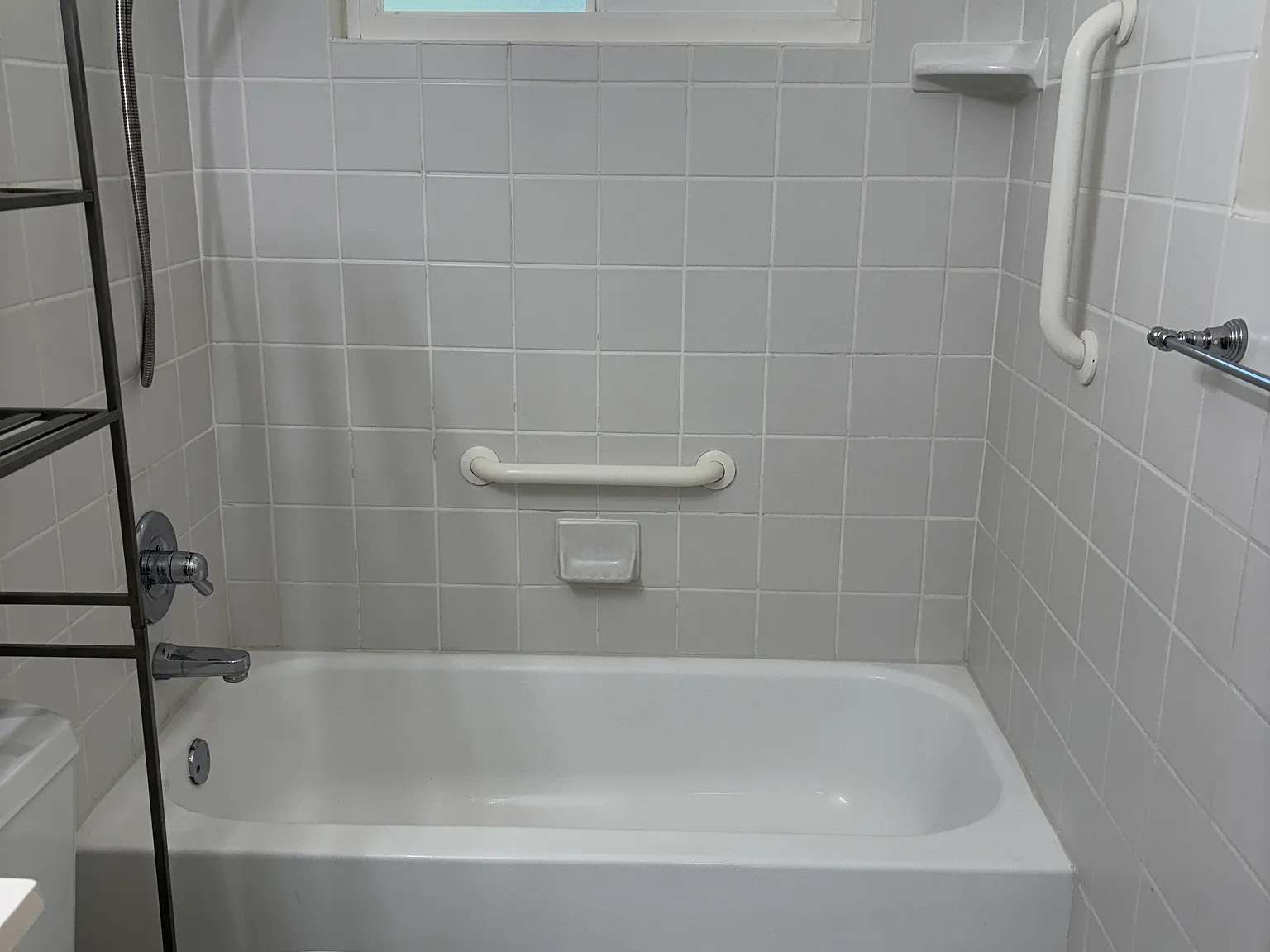 1 bed, 454 sqft, $2,745 — Photo 3