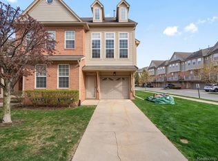 56624 Long Island Dr, Shelby Township, MI 48316