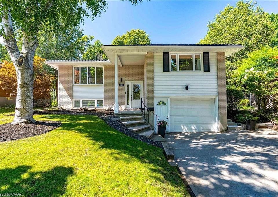 1st image of 581 Glendene Cres
