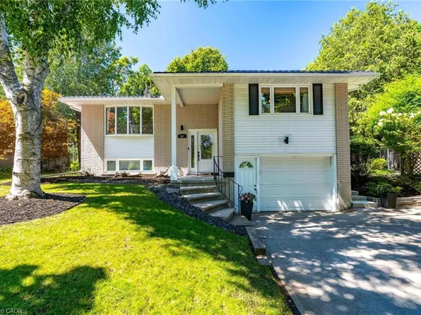581 Glendene Cres, Waterloo, ON N2L 4P3