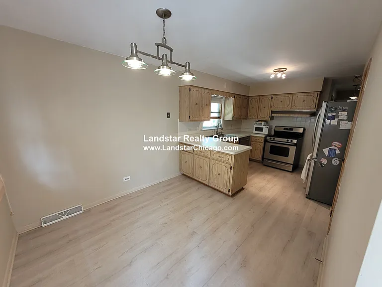 4628 N Plainfield Ave — Photo 15