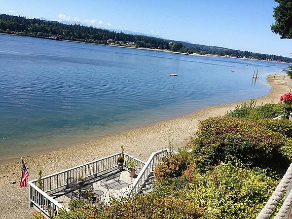 2nd image of 2415 Marine Dr