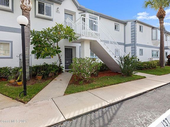 3rd image of 135 Ocean Park Ln #10