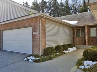 17515 Park Place Cir, Spring Lake, MI 49456