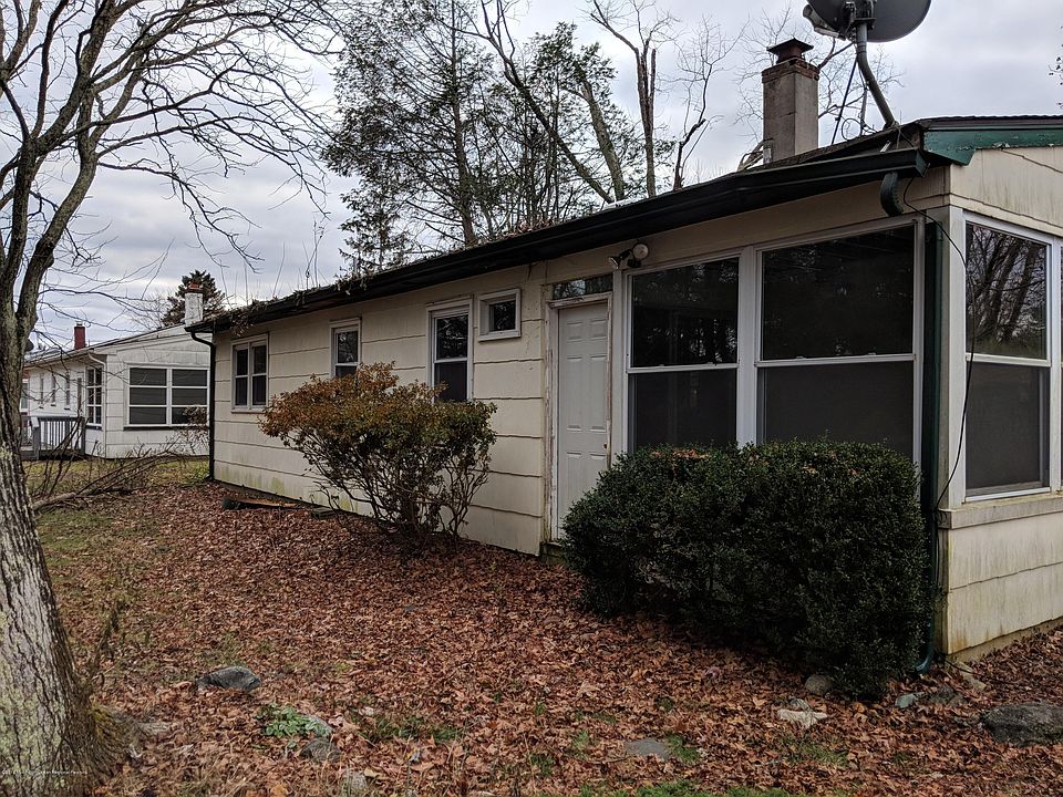 2nd image of 68 Edinburgh Dr