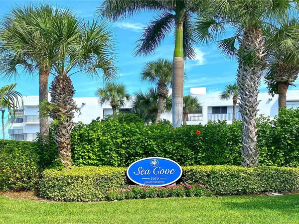 1616 Ocean Dr APT 102, Vero Beach, FL 32963