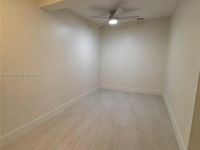 606 SW 58th Ct #1 — Photo 3