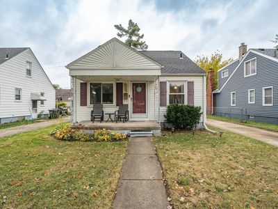 21835 Alger St, Saint Clair Shores, MI, 48080