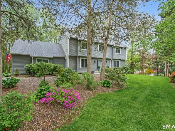 22 Walts Hill, Bloomfield, CT 06002