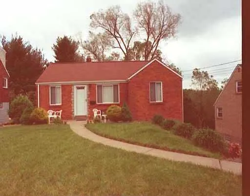 206 Marshall Dr photo 1