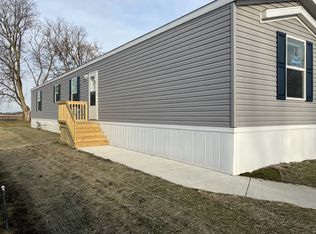 32200 45th St LOT 327, Burlington, WI 53105