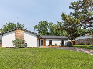 1907 Victoria Dr, Arlington, TX 76012