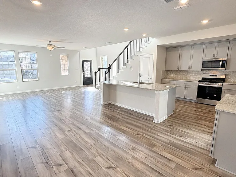 2653 Acadia Dr — Photo 8