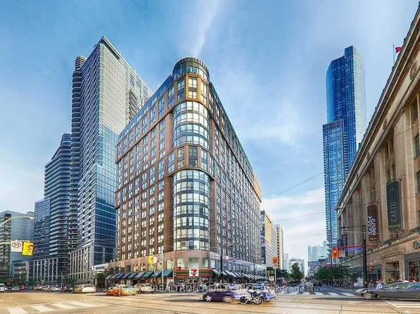 7 Carlton St #716, Toronto, ON M5B 2M3