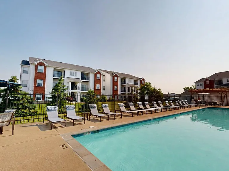 HarrisonPlace_2025_Pool_02_new-5