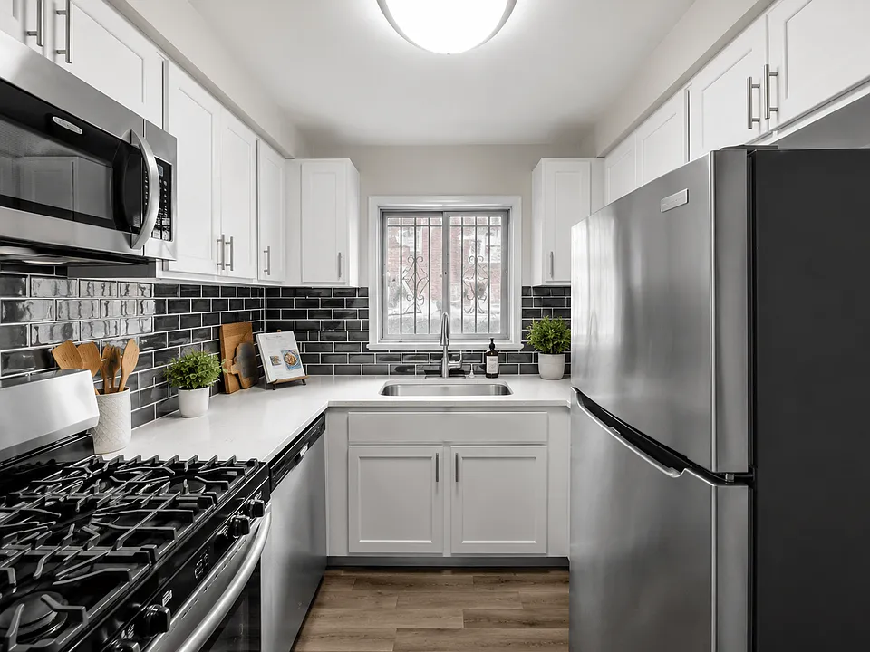 Oak Park Manor Apartments & Townhomes