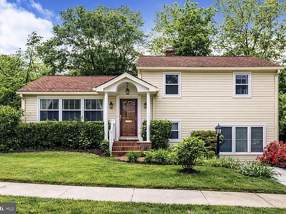 2nd image of 109 Ridgefield Rd