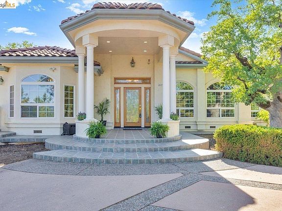 3rd image of 14091 Stanton Cir