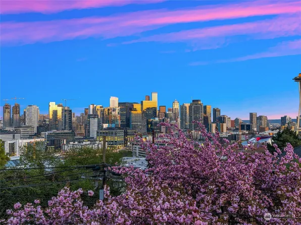 1101 Nob Hill Avenue N, Seattle, WA 98109