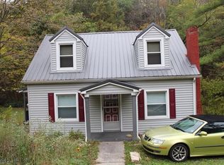 704 Sandy Run Rd, Hopewell, PA 16650