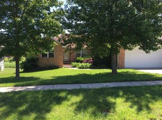 1042 S Greentree Ave, Springfield, MO 65809