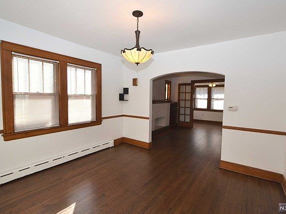 4th image of 13-13 5th St Floor 1