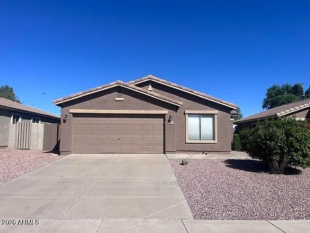 3 bed, 2.0 bath, 1271 sqft, $1,650 — Photo 1