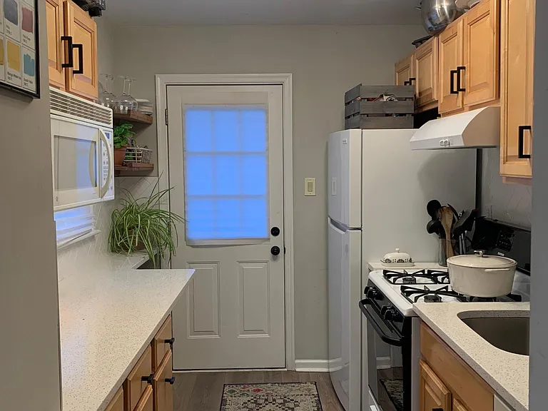 3013 Salmon St — Photo 9