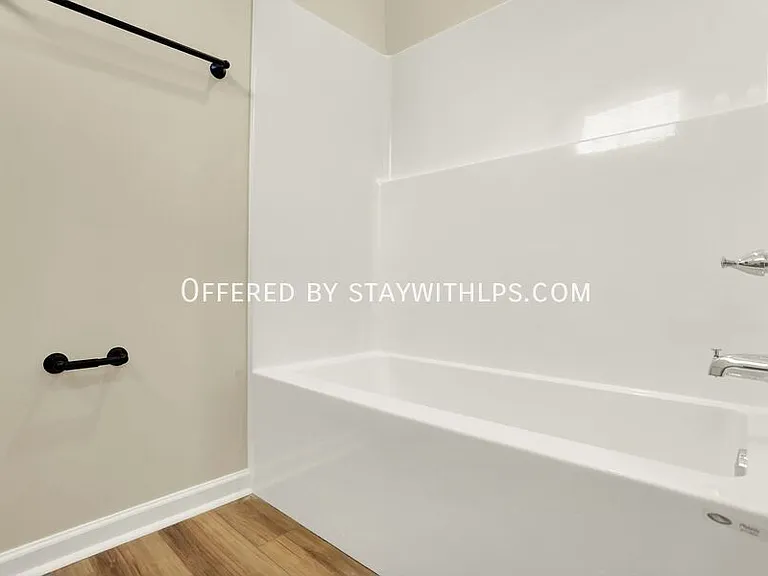 703 N 3rd St — Photo 18