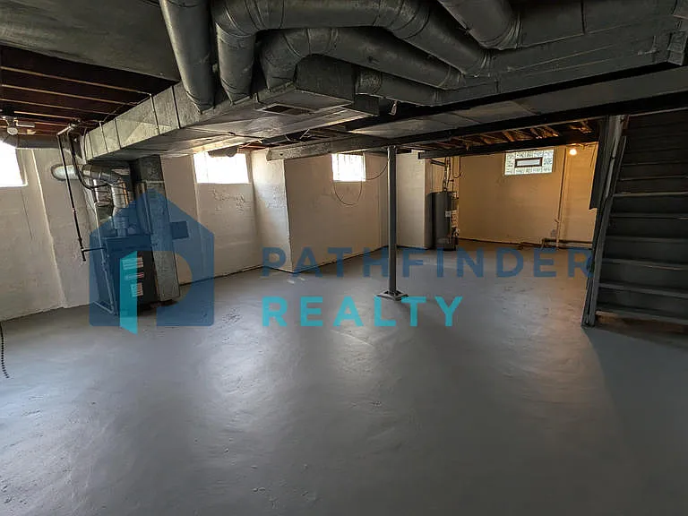 53 W Maplewood Ave — Photo 10