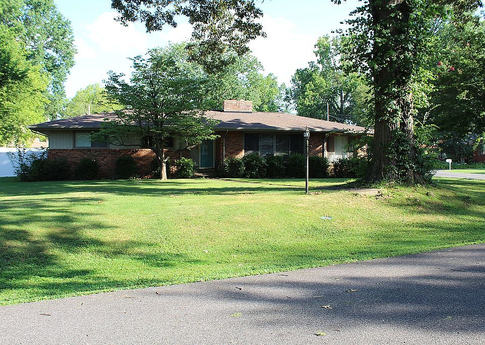 1st image of 4072 Magnolia Dr