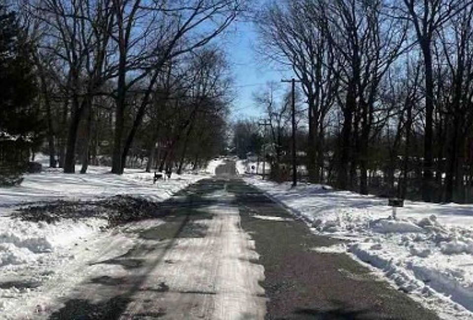 Exterior Neighborhood (street photo)