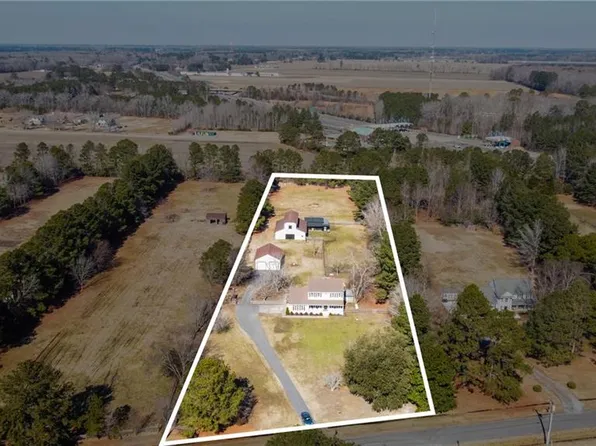 224 Saint Brides Rd E, Chesapeake, VA 23322