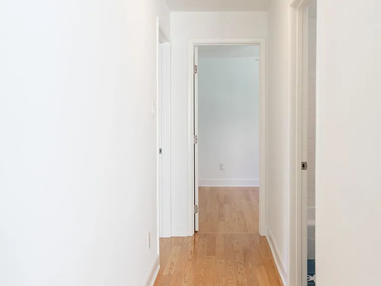 339 Isabel St — Photo 23