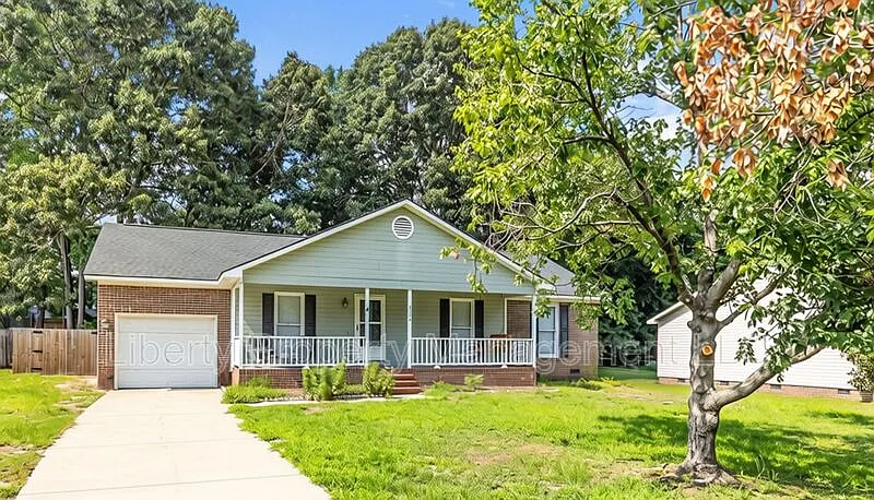 3 bed, 2.0 bath, 1340 sqft, $1,700 — Photo 1