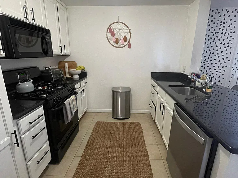 355 I St SW #203 — Photo 19
