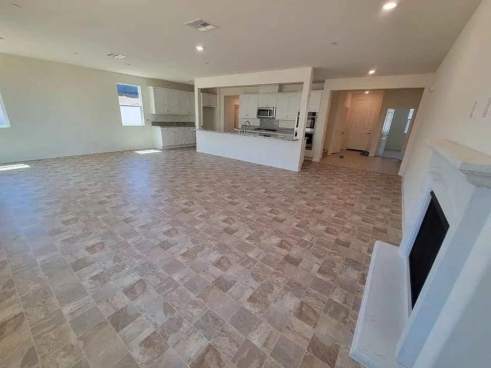 1 bed, $952 — Photo 4