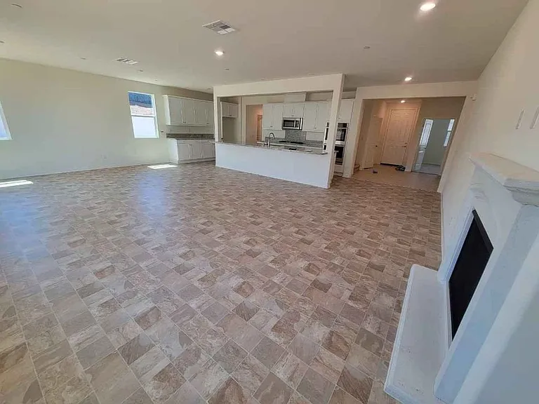 2702 Arches Ct — Photo 4