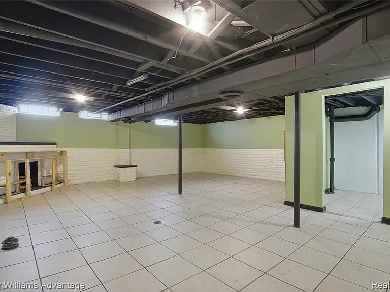 25506 Virginia Dr — Photo 21
