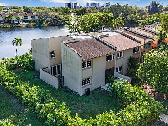 2nd image of 14303 Kendale Lakes Cir