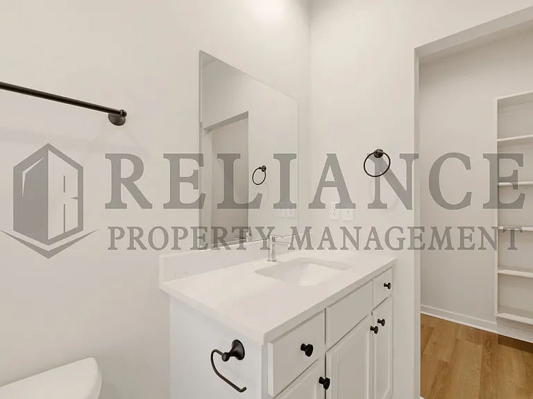 150 N Gowen St — Photo 28