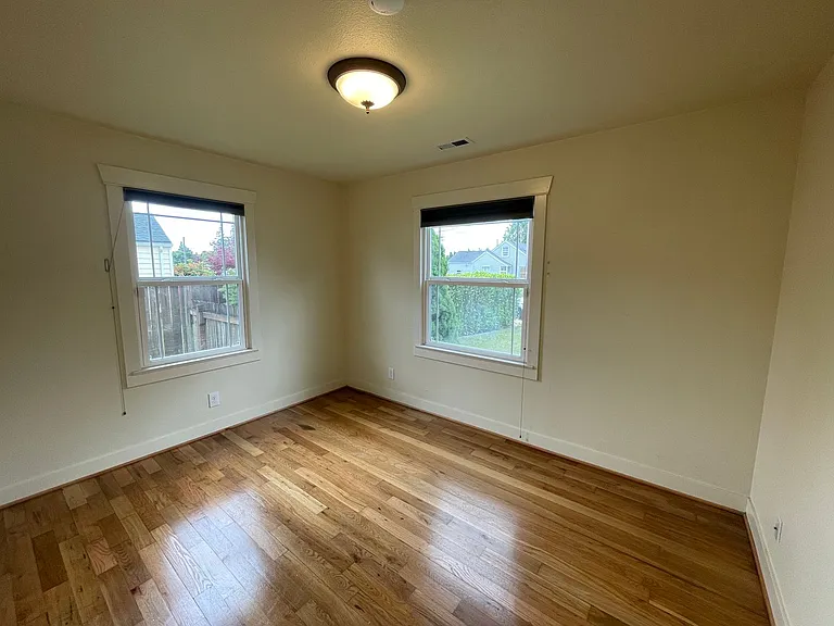 215 South Ln — Photo 7