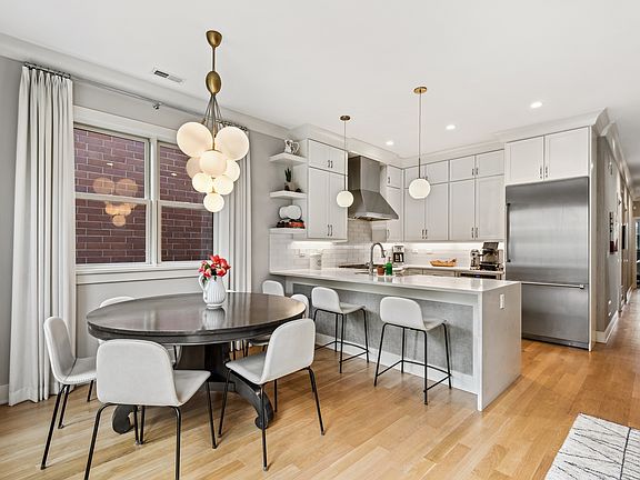 5th image of 3844 N Damen Ave #3