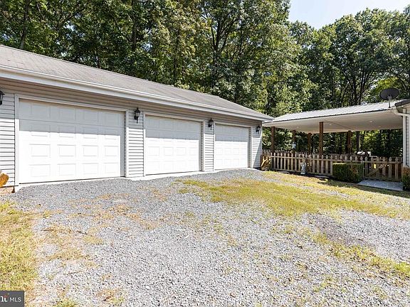 3 Car Detached Garage