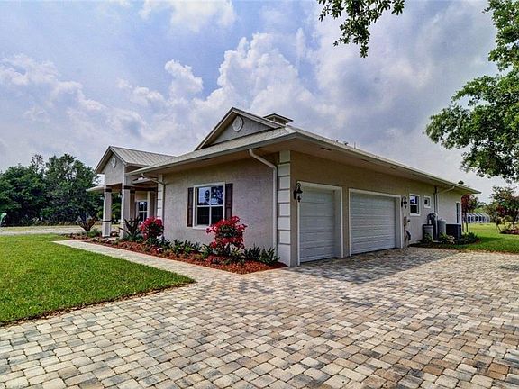 5th image of 1172 SW Squire Johns Ln