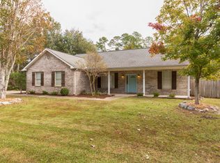 1724 Deer St, Ocean Springs, MS 39564