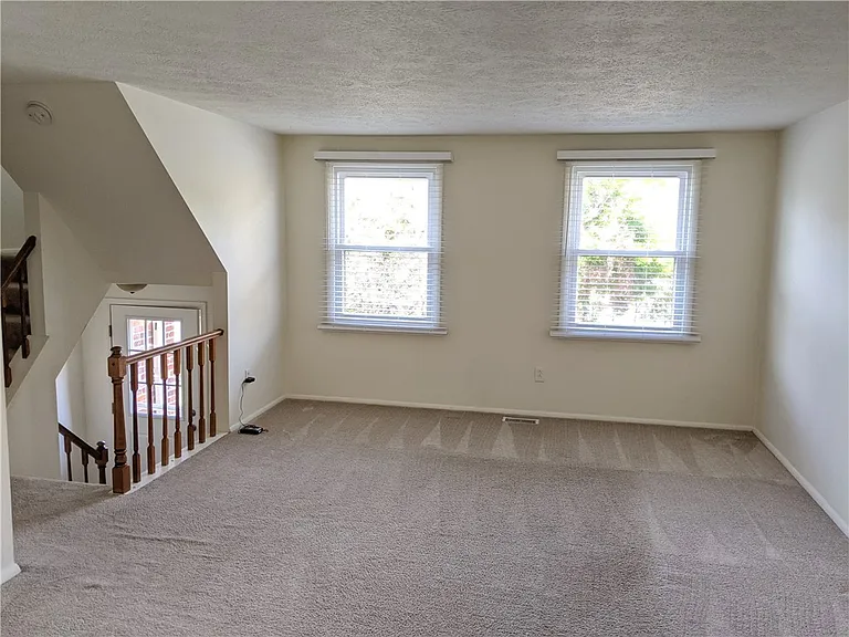 109 Scott Ln — Photo 16